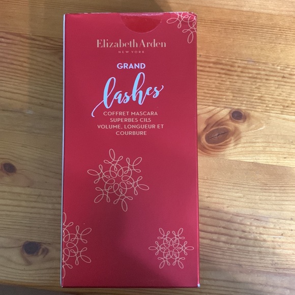 Elizabeth Arden grand lashes - Picture 2 of 2